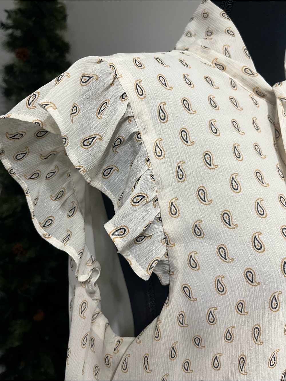 Ann Taylor Cream Paisley Tie-Neck Blouse - Picture 2 of 9
